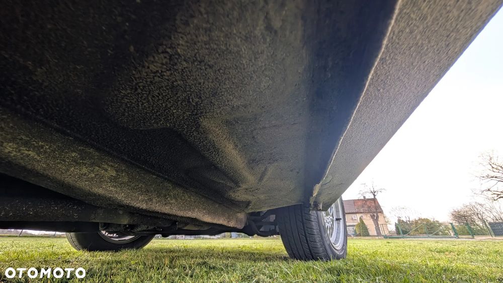 BMW Seria 5 524 d - 13