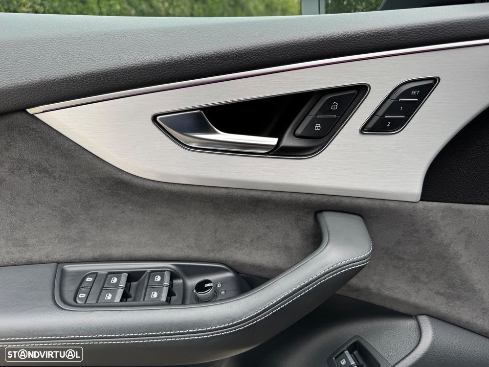 Audi Q8 60 TFSIe quattro S line Tiptronic - 37