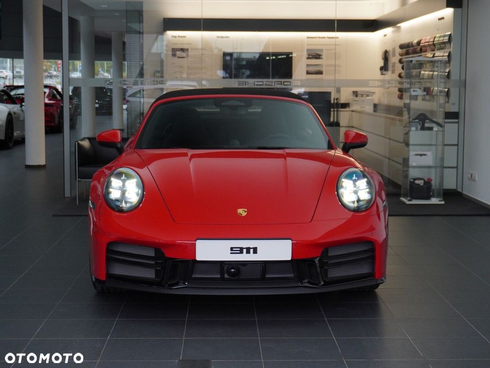 Porsche 911 Carrera - 4