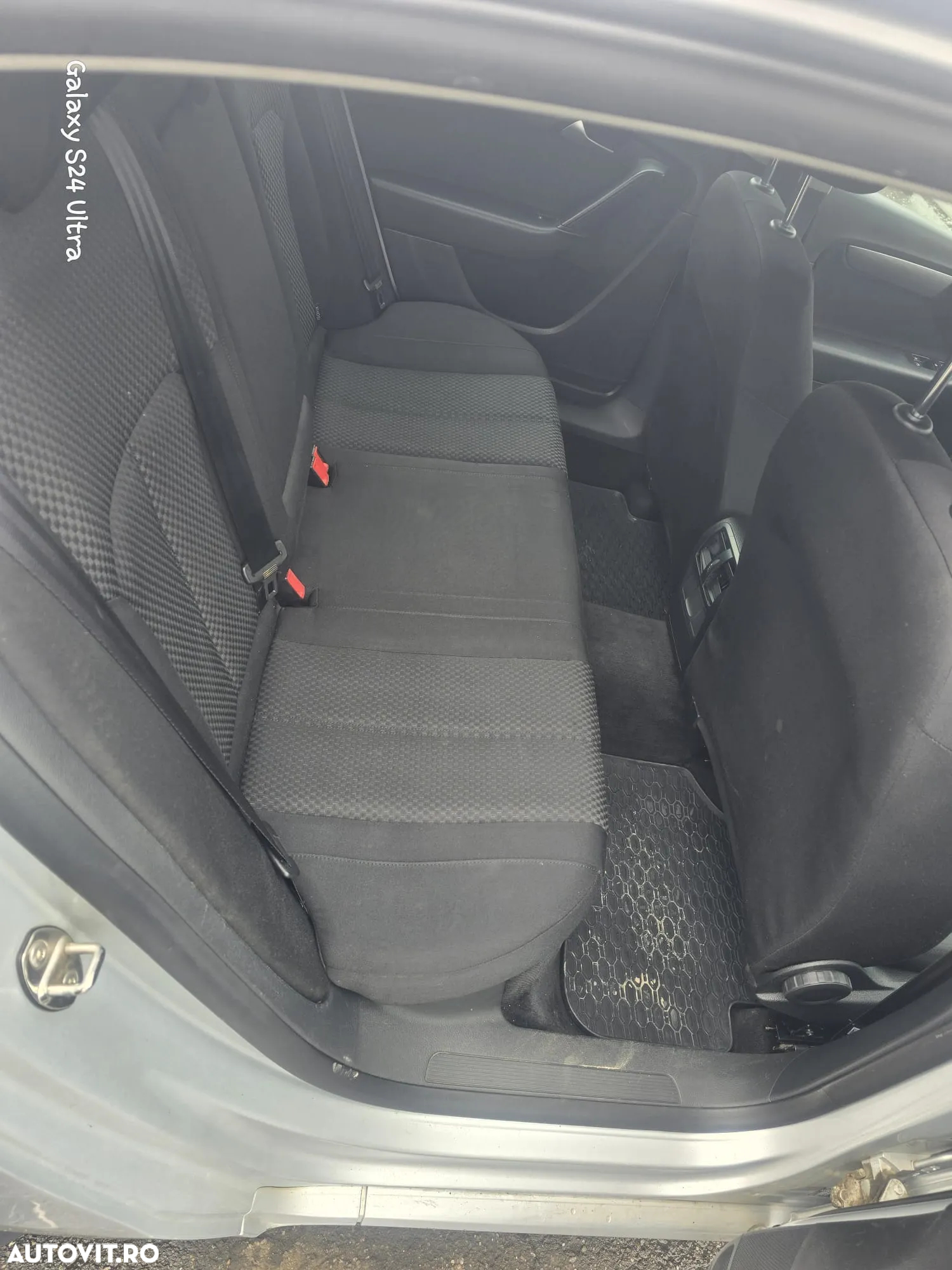 Volkswagen Passat - 4