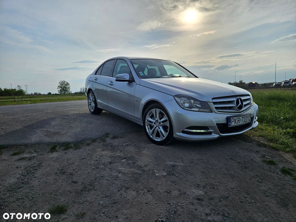 Mercedes-Benz Klasa C 220 CDI DPF (BlueEFFICIENCY) 7G-TRONIC Avantgarde - 5