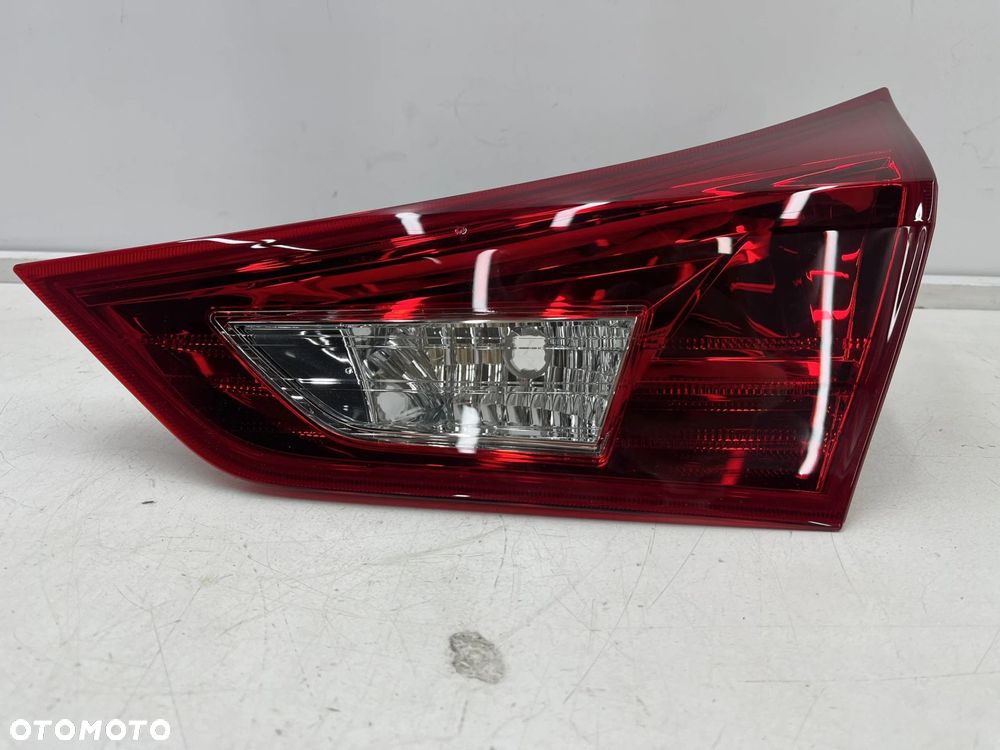 Lampa Toyota Auris II E18 Corolla HB 12-15r. NOWA prawa tylna w klapę bagażnika EU Oryginalna 81581- - 2