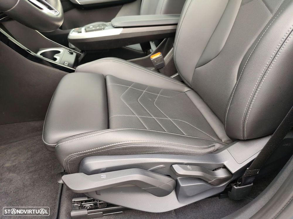 BMW iX1 eDrive20 Pack Desportivo M - 15