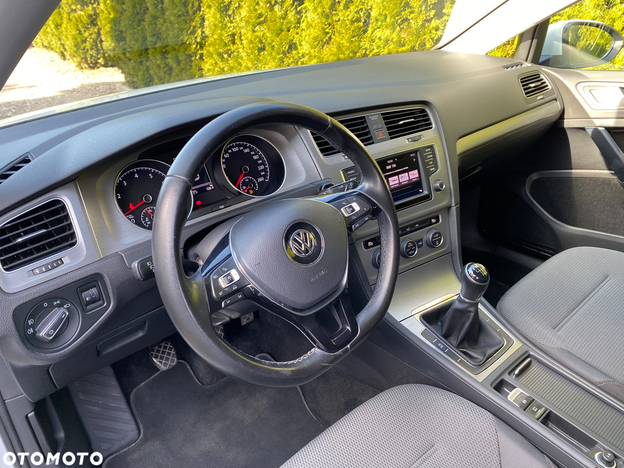 Volkswagen Golf - 18