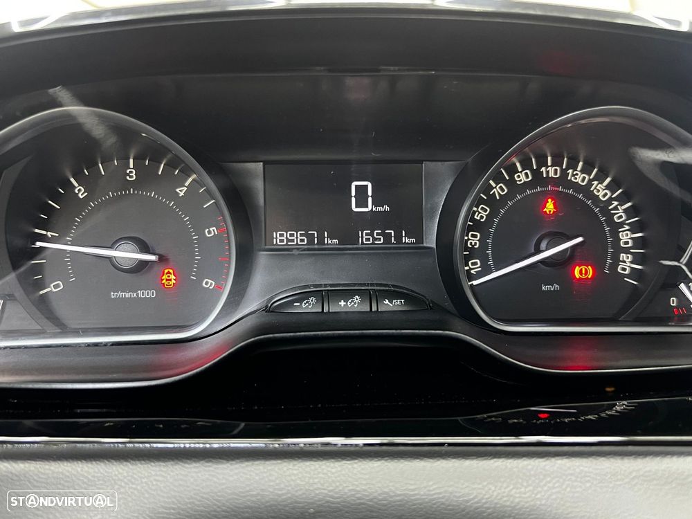 Peugeot 208 1.6 BlueHDi Allure - 21
