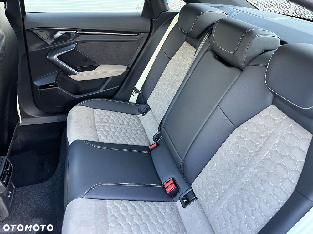 Audi RS3 Limousine - 32