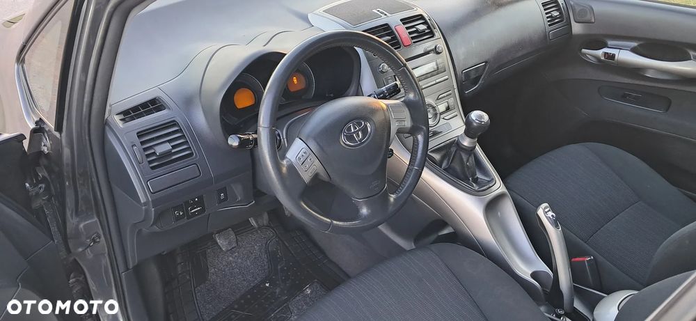 Toyota Auris 1.6 Comfort - 9