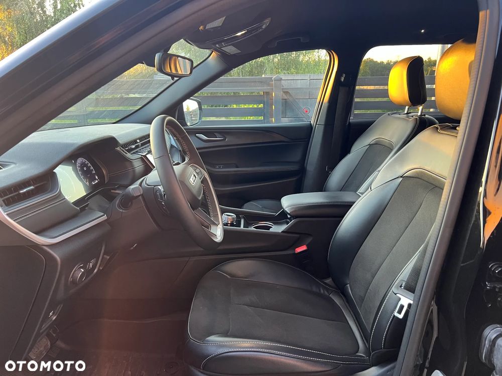 Jeep Grand Cherokee - 15
