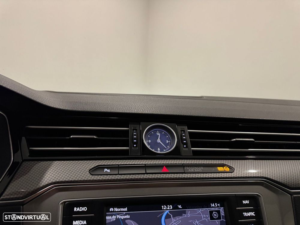 VW Passat Alltrack 2.0 TDi 4Motion - 36