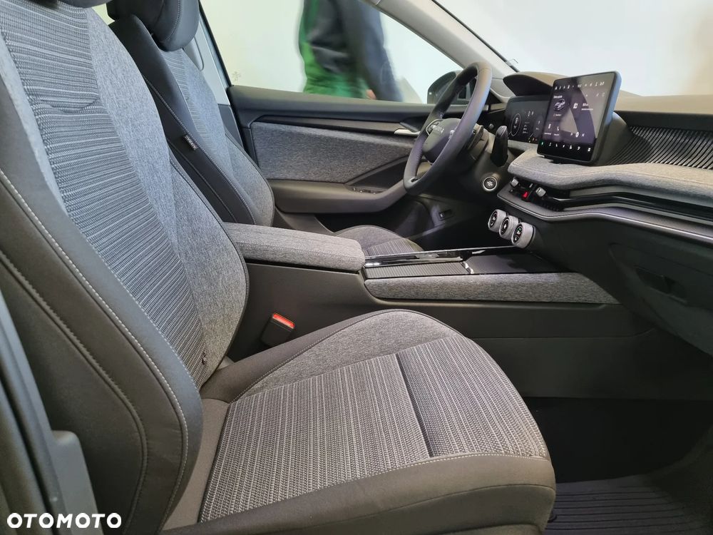 Skoda Superb 2.0 TSI Drive DSG - 23