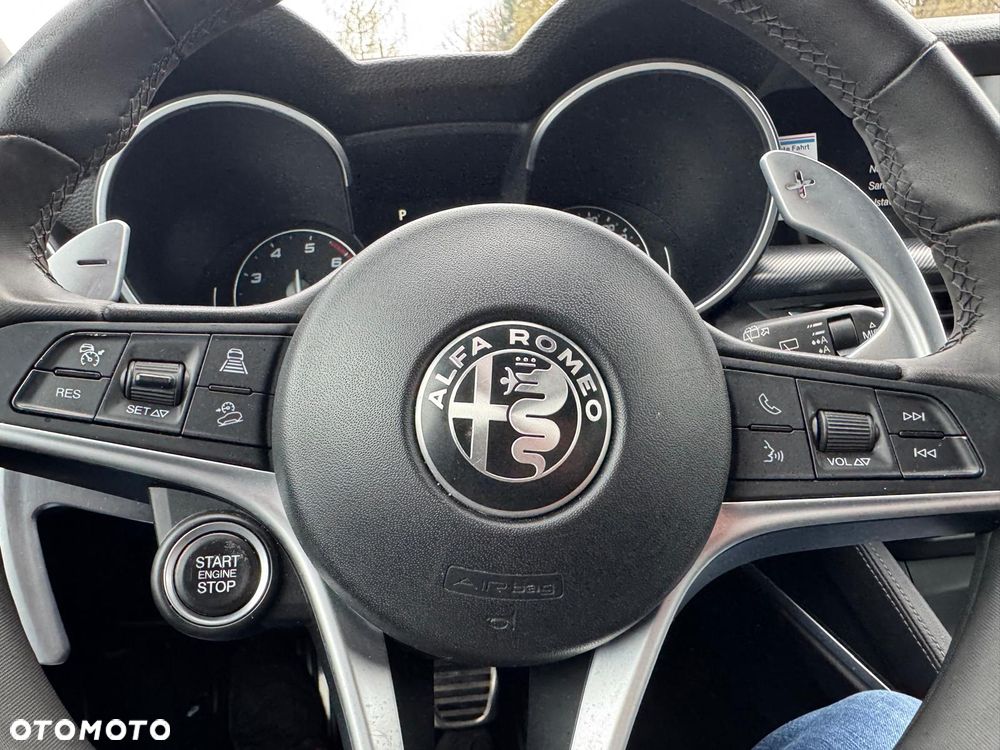 Alfa Romeo Stelvio 2.0 Turbo 16V AT8-Q4 Estrema - 18