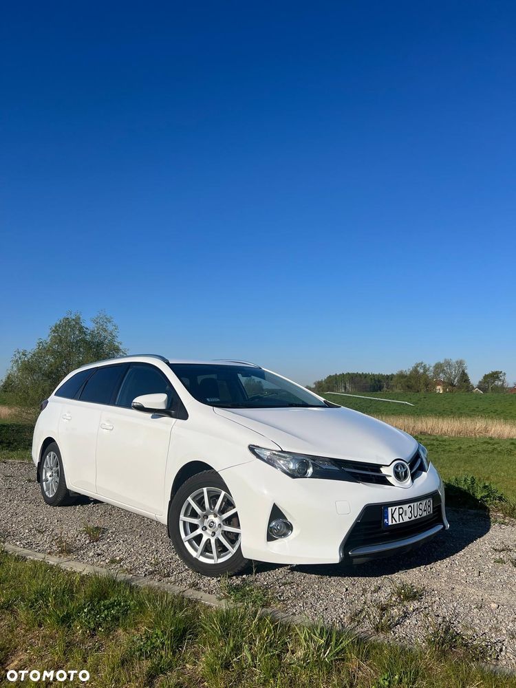 Toyota Auris 1.6 Dynamic - 1