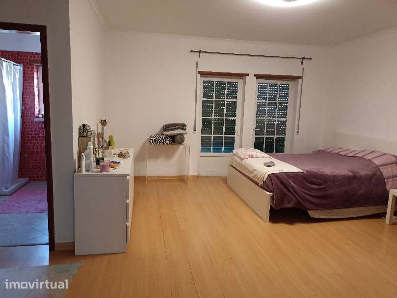 Excelente e ampla moradia T4 pronta a habitar entrada de Sesimbra - Grande imagem: 3/12