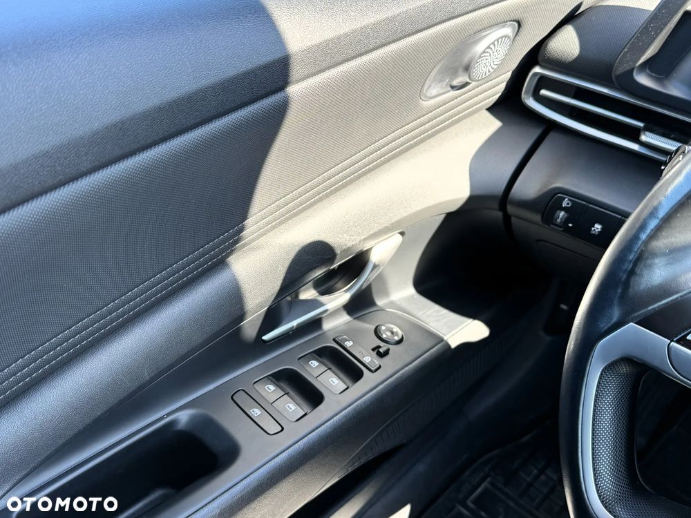 Hyundai Elantra 1.6 Smart CVT - 21