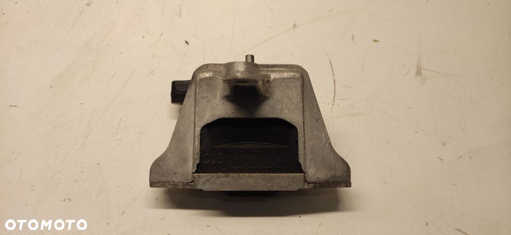 ŁAPA PODUSZKA SILNIKA KIA CEED III 1.6 CRDI D4FE 21810-J7200 17-24 - 3