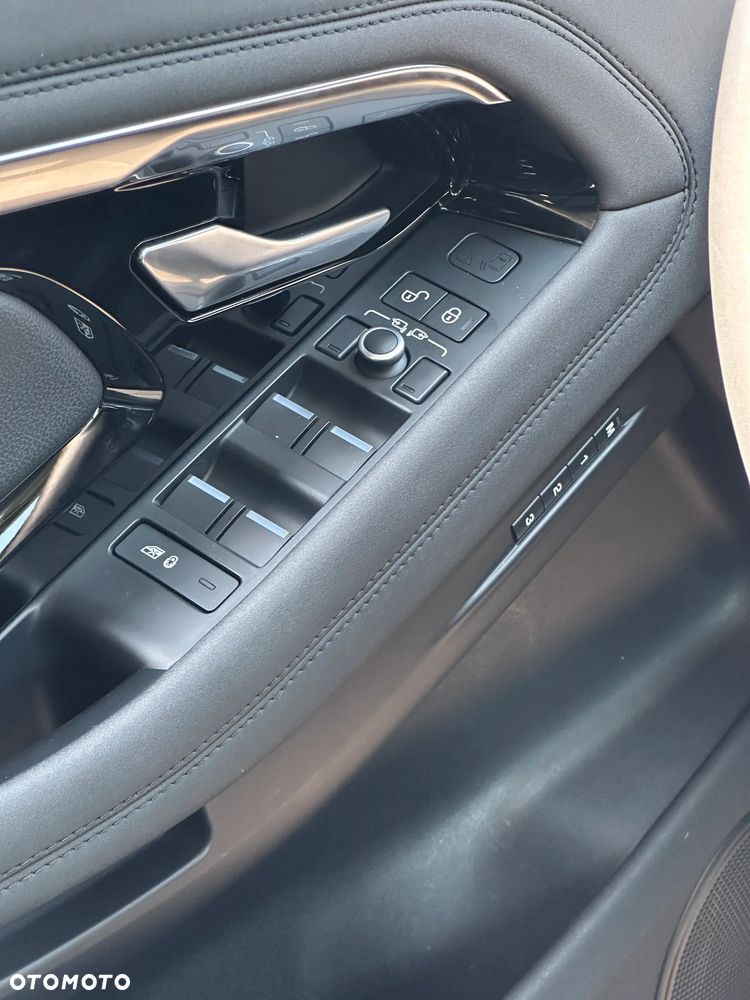 Land Rover Range Rover Evoque P300e R-Dynamic SE - 24
