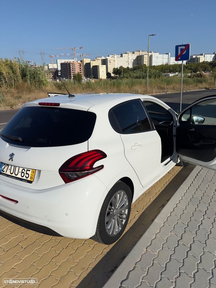 Peugeot 208 1.2 PureTech Style - 3