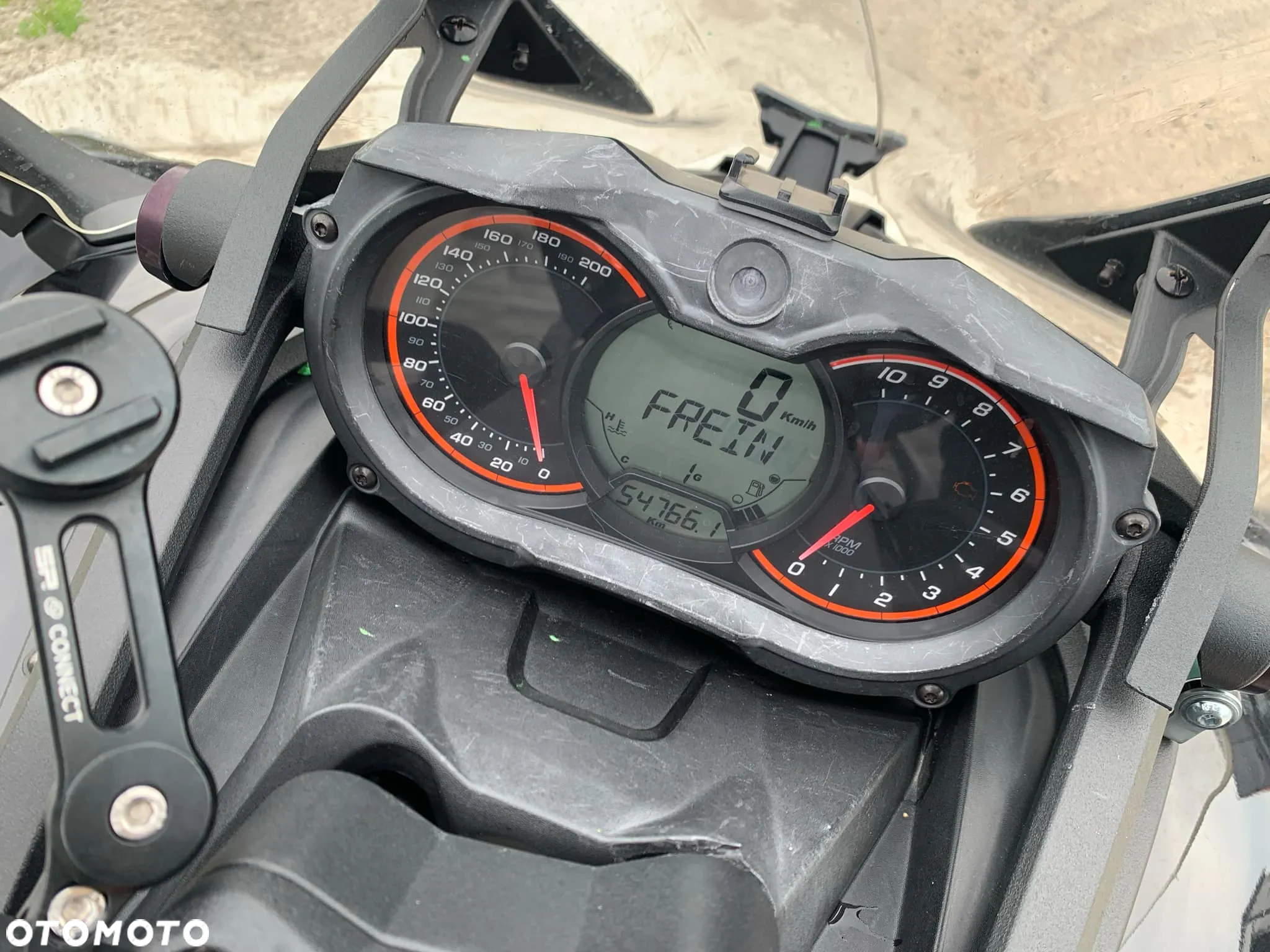 Can-Am Spyder - 12