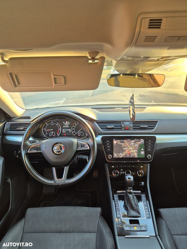 Skoda Superb 2.0 TDI DSG Ambition - 9