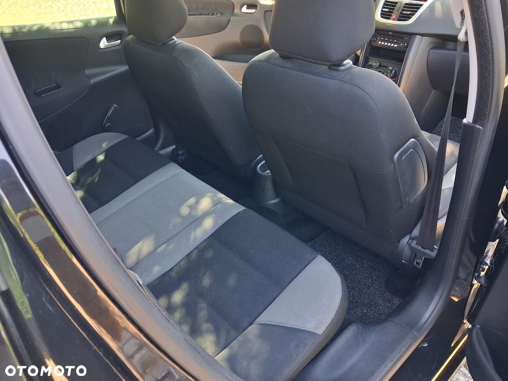 Peugeot 207 - 8