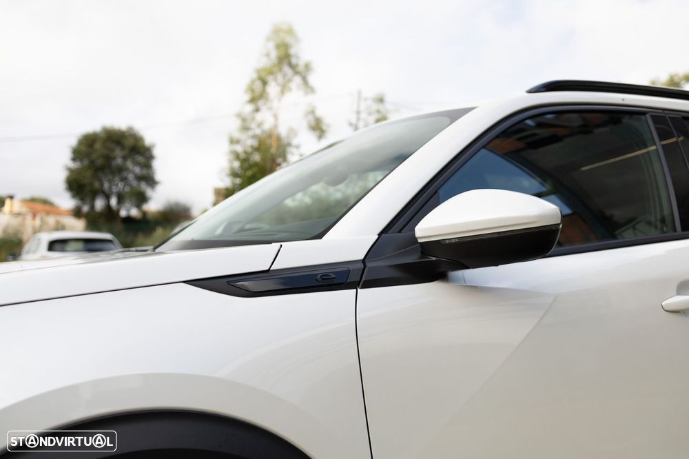 Peugeot e-2008 Allure - 17