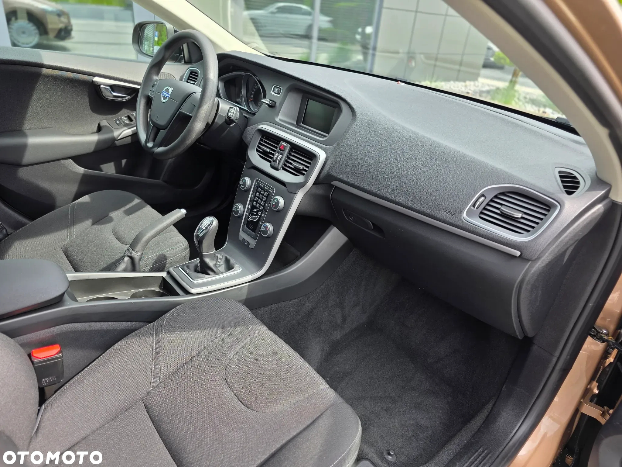 Volvo V40 D2 Momentum - 22
