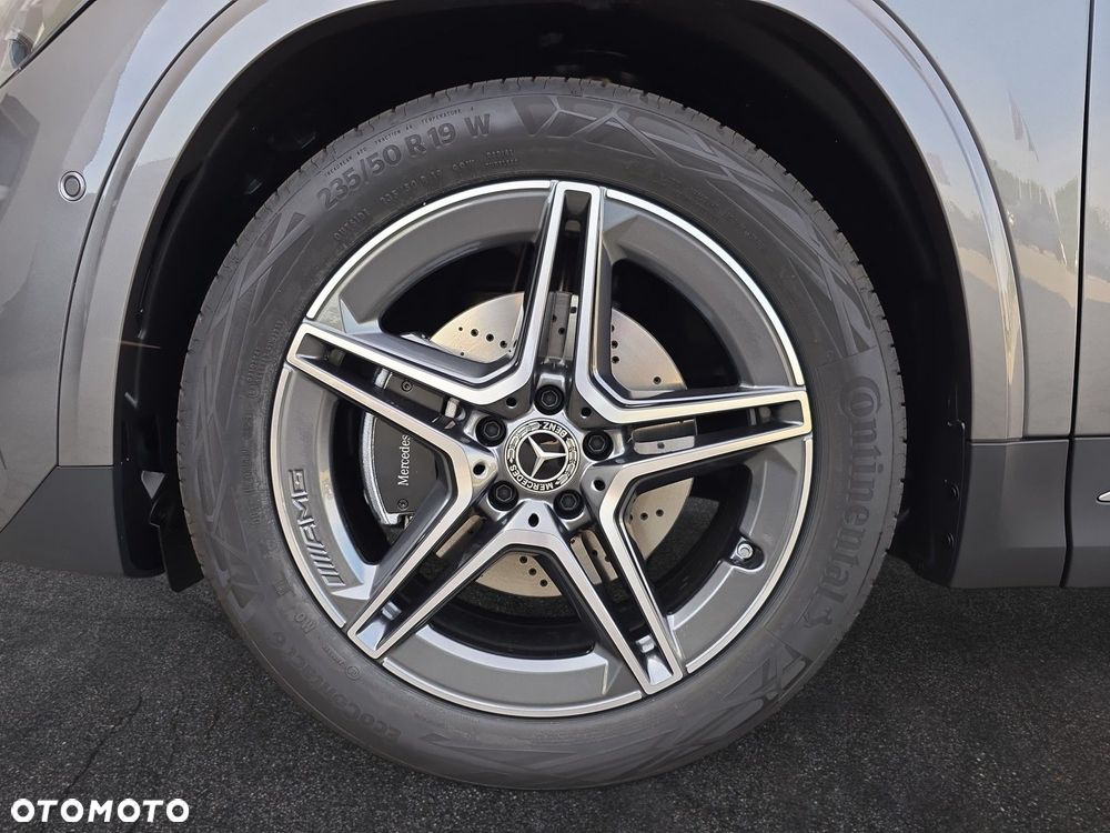 Mercedes-Benz GLA - 9