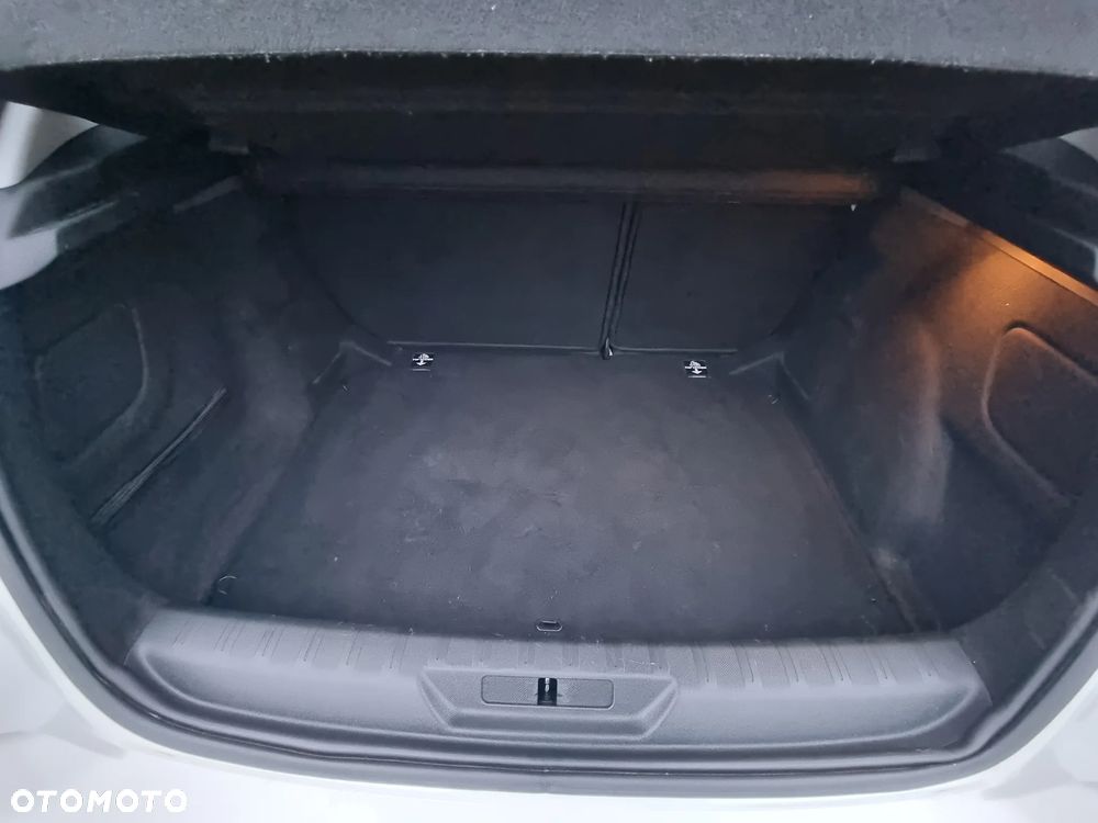 Peugeot 308 1.6 BlueHDi Allure S&S - 15