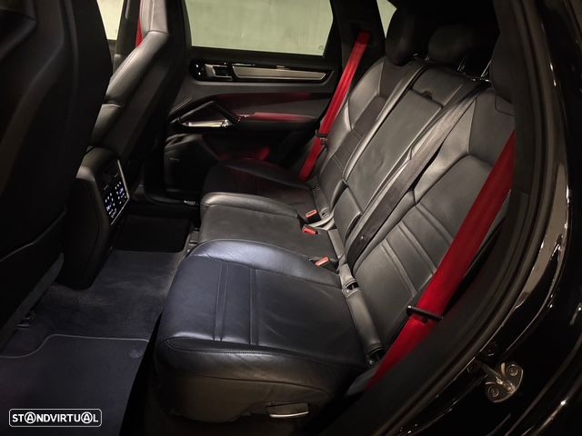 Porsche Cayenne Turbo Tiptronic S - 6