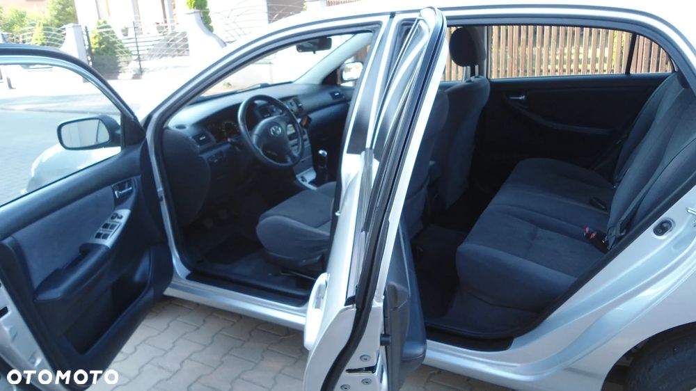 Toyota Corolla 1.6 VVT-i Sol (air6) - 8