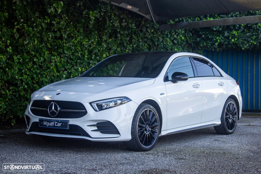 Mercedes-Benz A 250 Limousine e AMG Line - 3