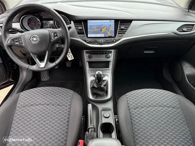 Opel Astra Caravan - 25