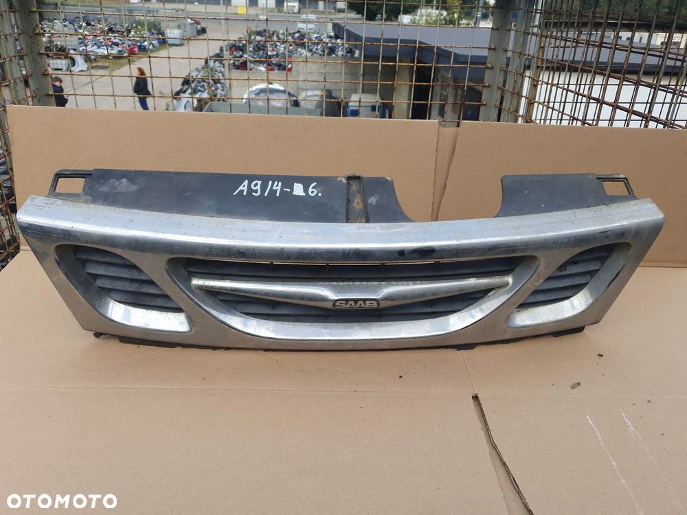 SAAB 9-3 I - GRILL ATRAPA CHROM / 4677894 - 1