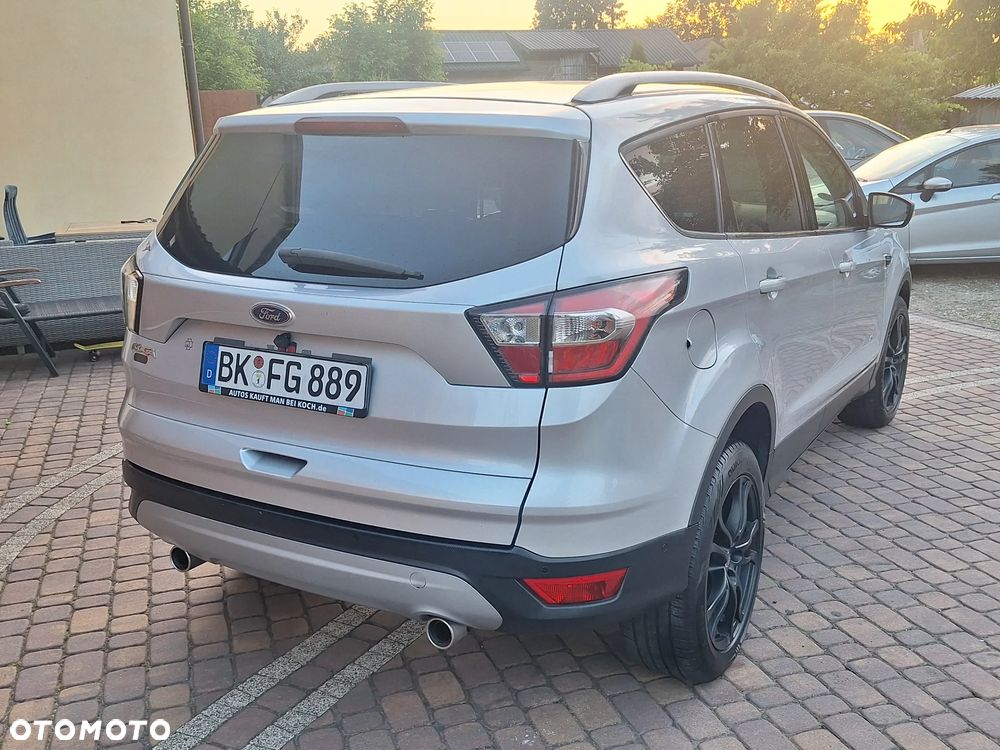 Ford Kuga 2.0 TDCi 4WD Titanium - 4