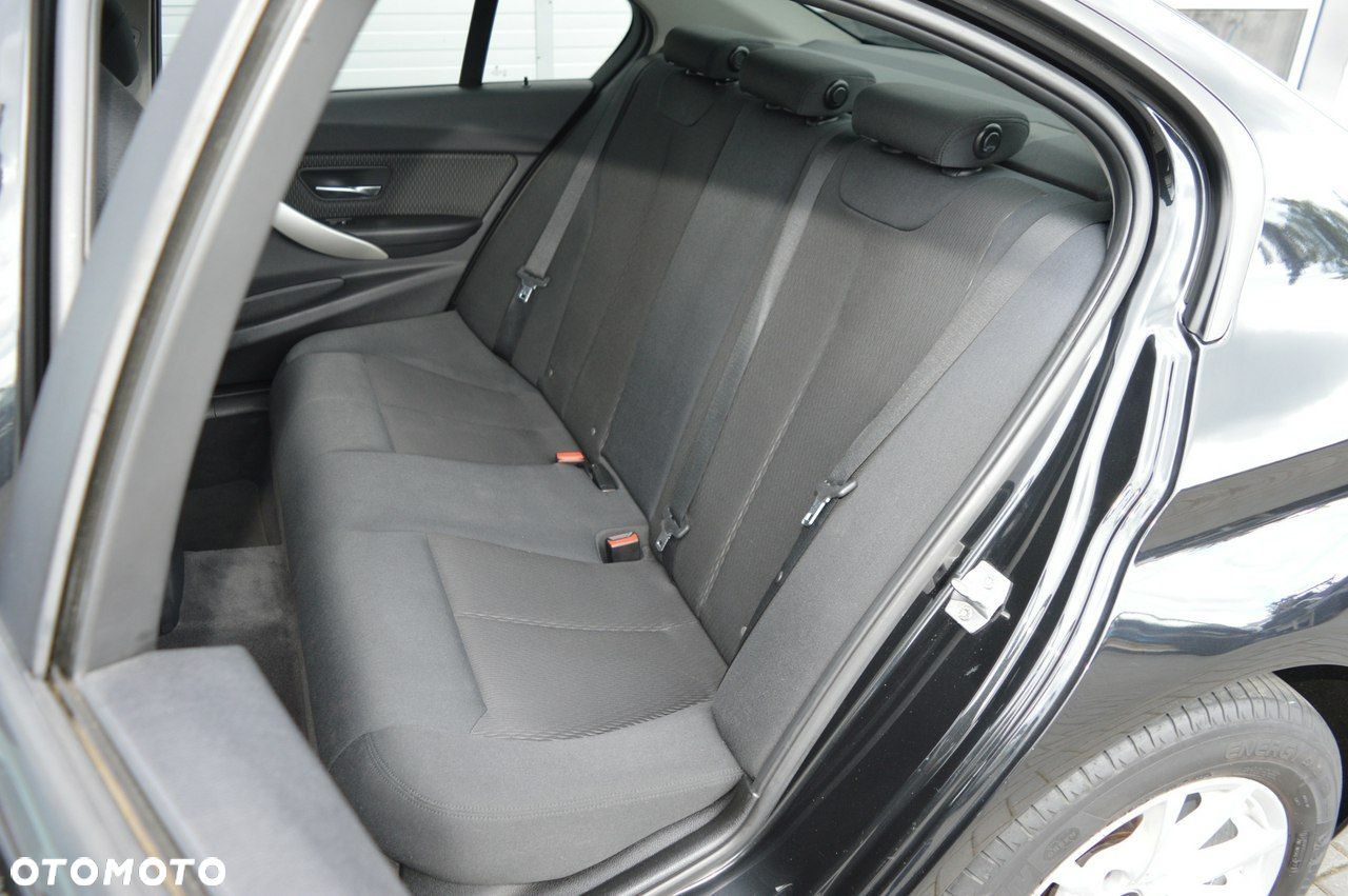 BMW Seria 3 316d EU6 - 30