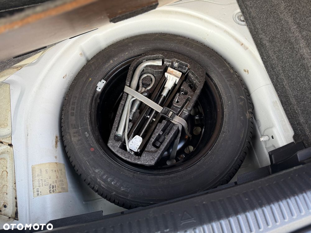 Volkswagen Polo 1.4 16V Trendline - 35