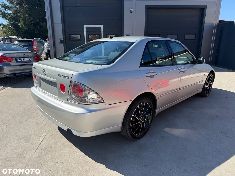 Lexus IS 200 Elegance - 17