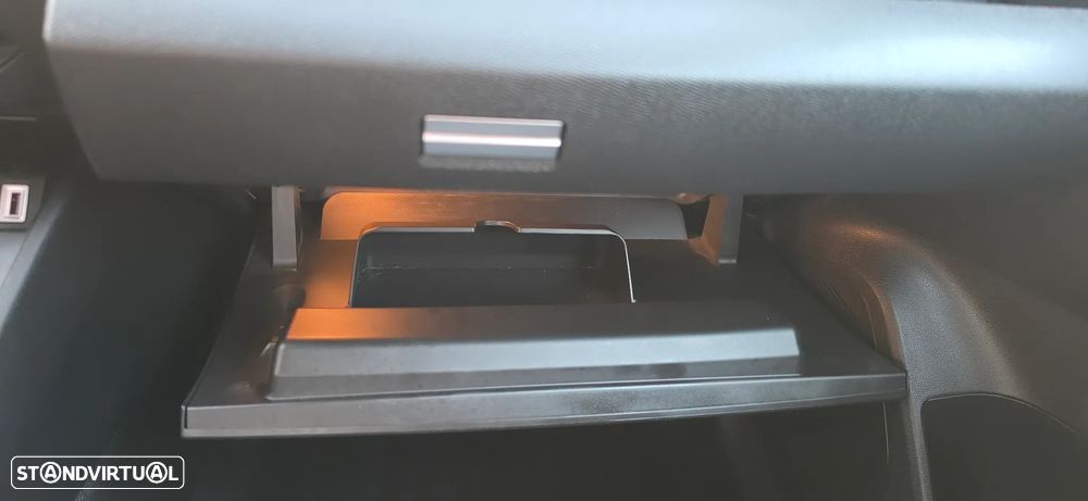 Citroën C4 X PureTech 130 Stop&Start EAT8 PLUS - 27
