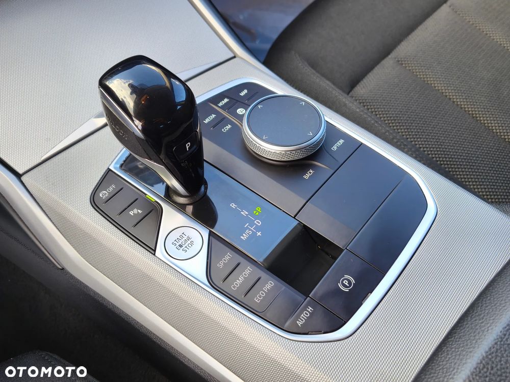 BMW Seria 3 318d - 6