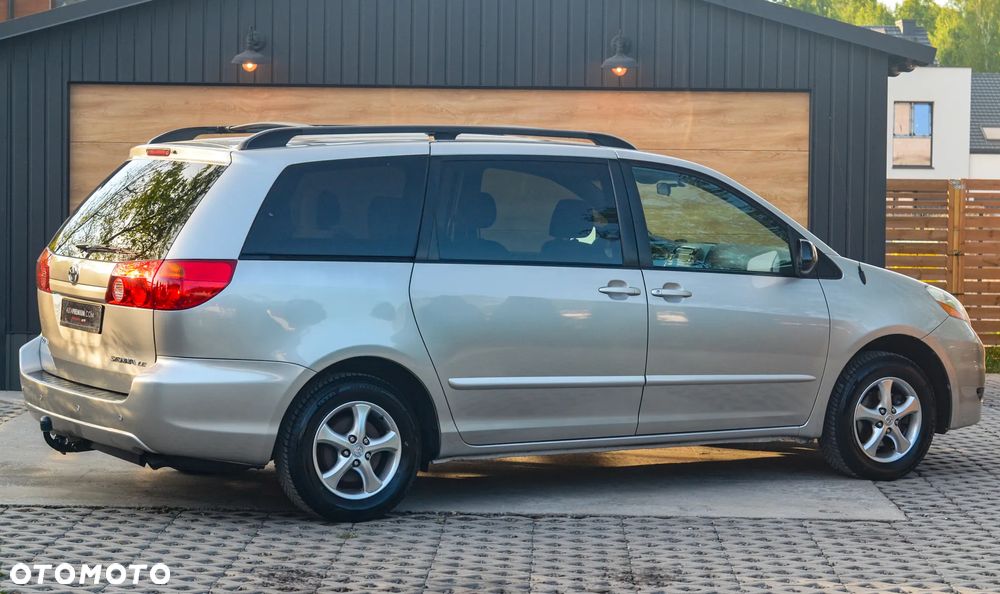 Toyota Sienna - 20