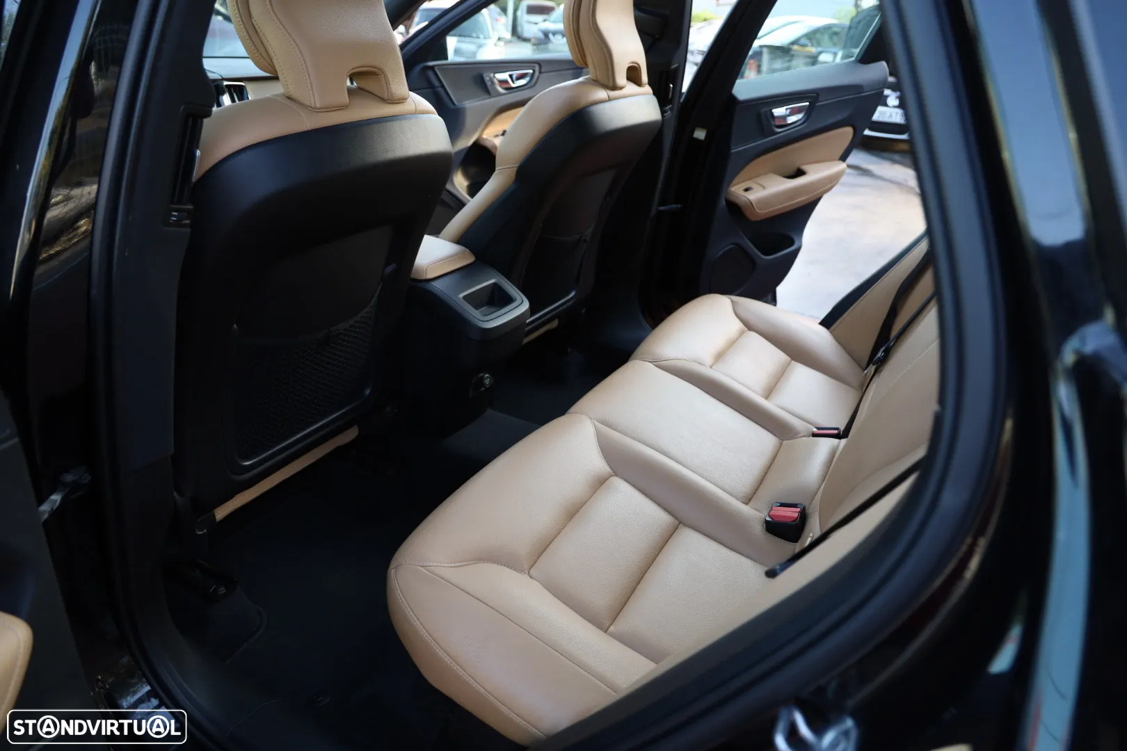 Volvo XC 60 2.0 D3 Momentum Plus - 6