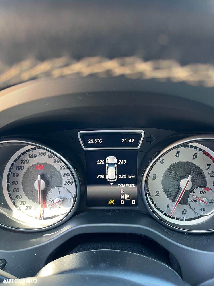 Mercedes-Benz GLA - 16