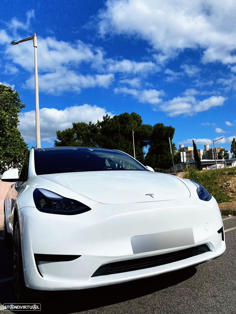 Tesla Model Y - 4