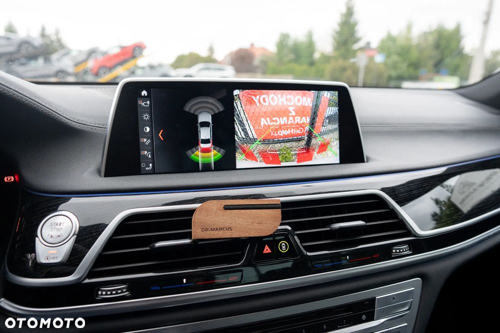 BMW Seria 7 730d xDrive - 14