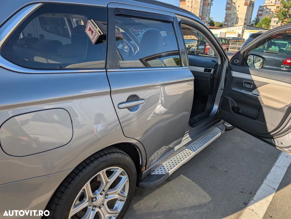 Mitsubishi Outlander 2.0 Litre DOHC MIVEC 4WD Instyle Navi - 20