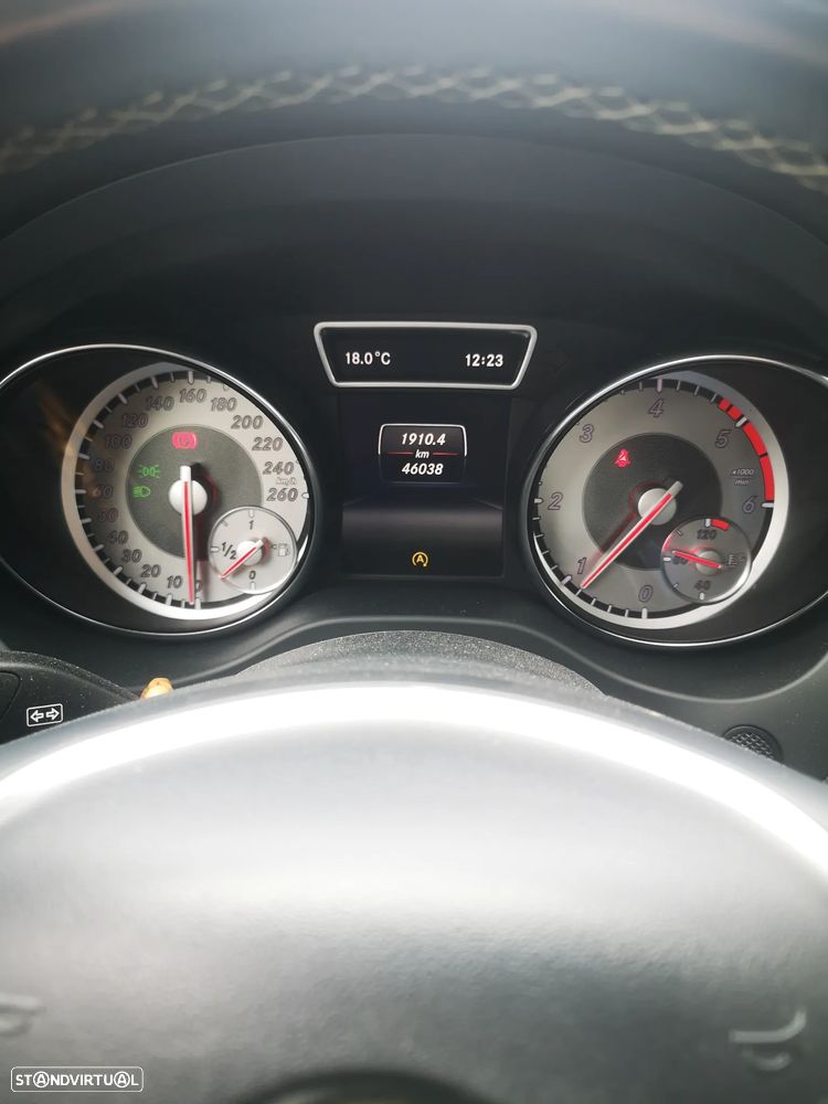 Mercedes-Benz GLA 180 CDI Urban - 12