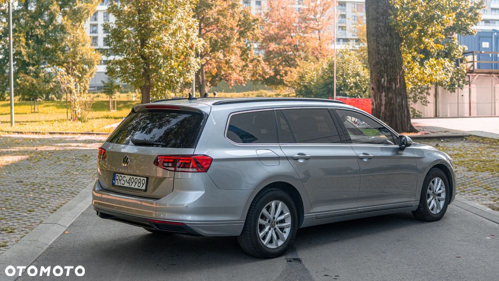 Volkswagen Passat Variant 2.0 TDI SCR DSG Comfortline - 19