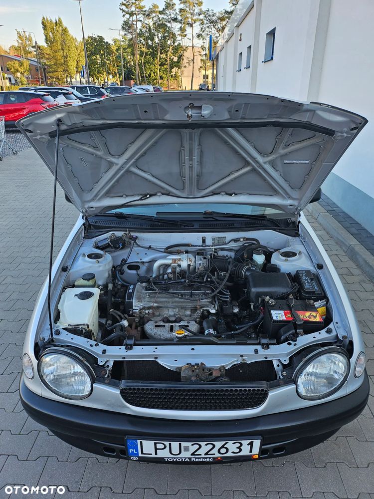 Toyota Corolla - 12