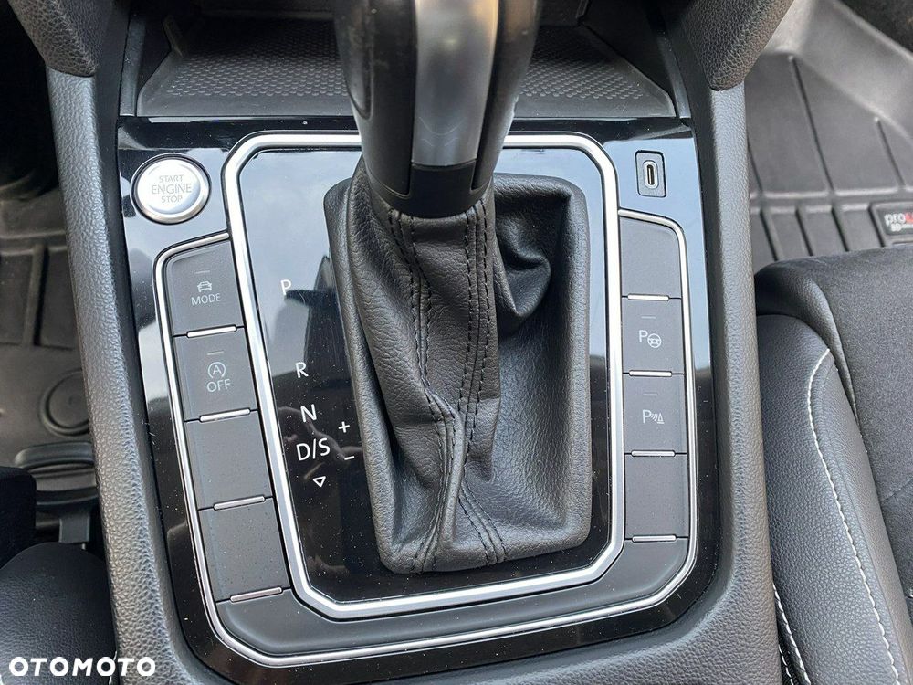 Volkswagen Passat 1.5 TSI EVO Elegance DSG - 22