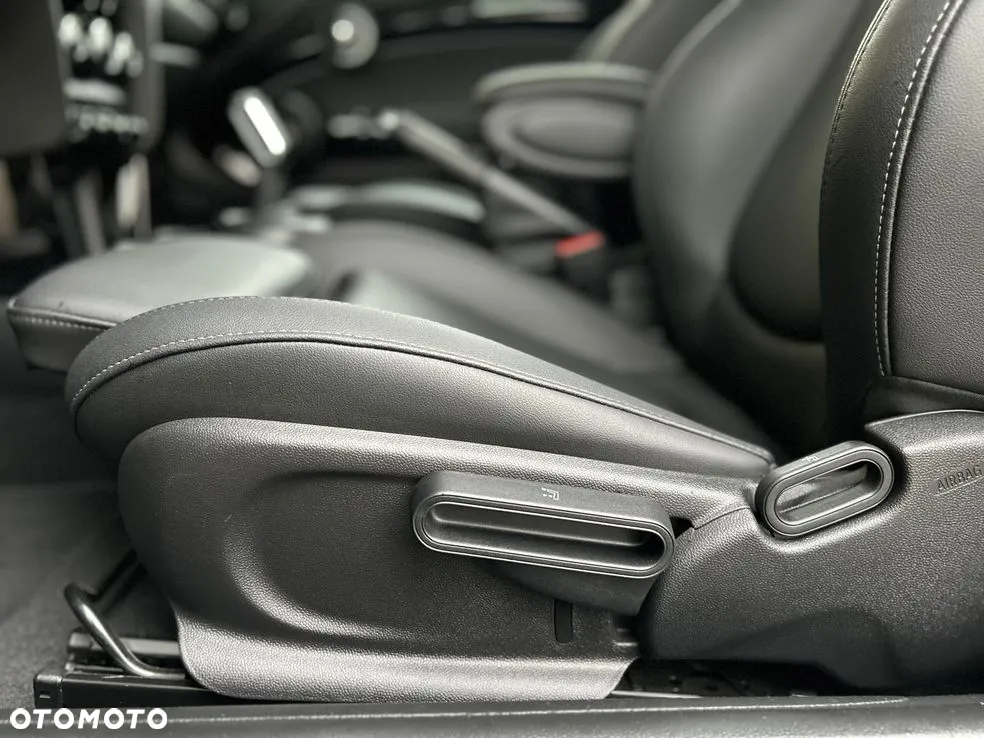 MINI Cooper Classic Trim - 19